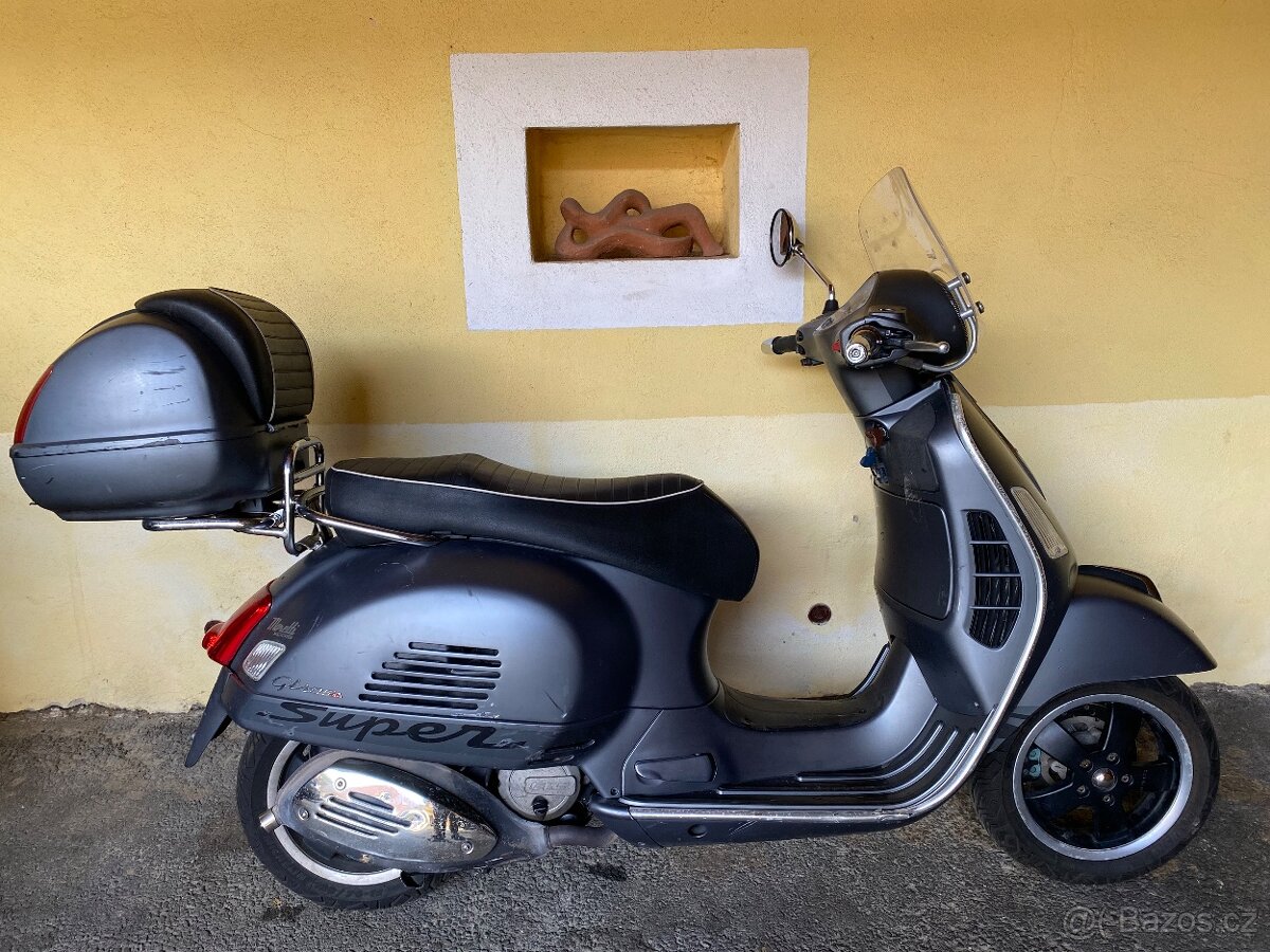 Piaggio Vespa GTS Super Sport 125ie 2012