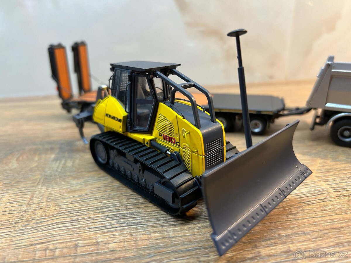 Model buldozeru New Holland 1/50