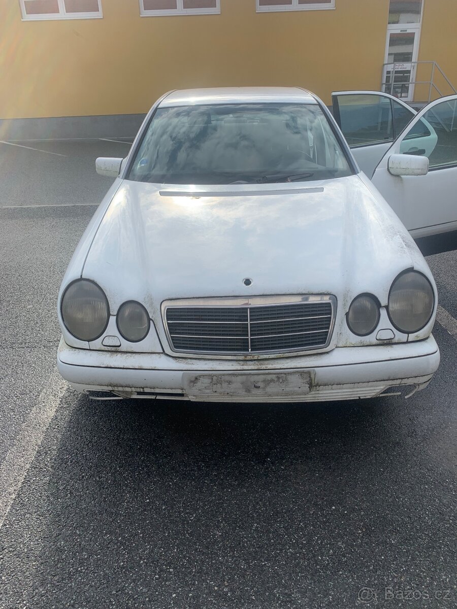 Díly Mercedes W210 E200cdi