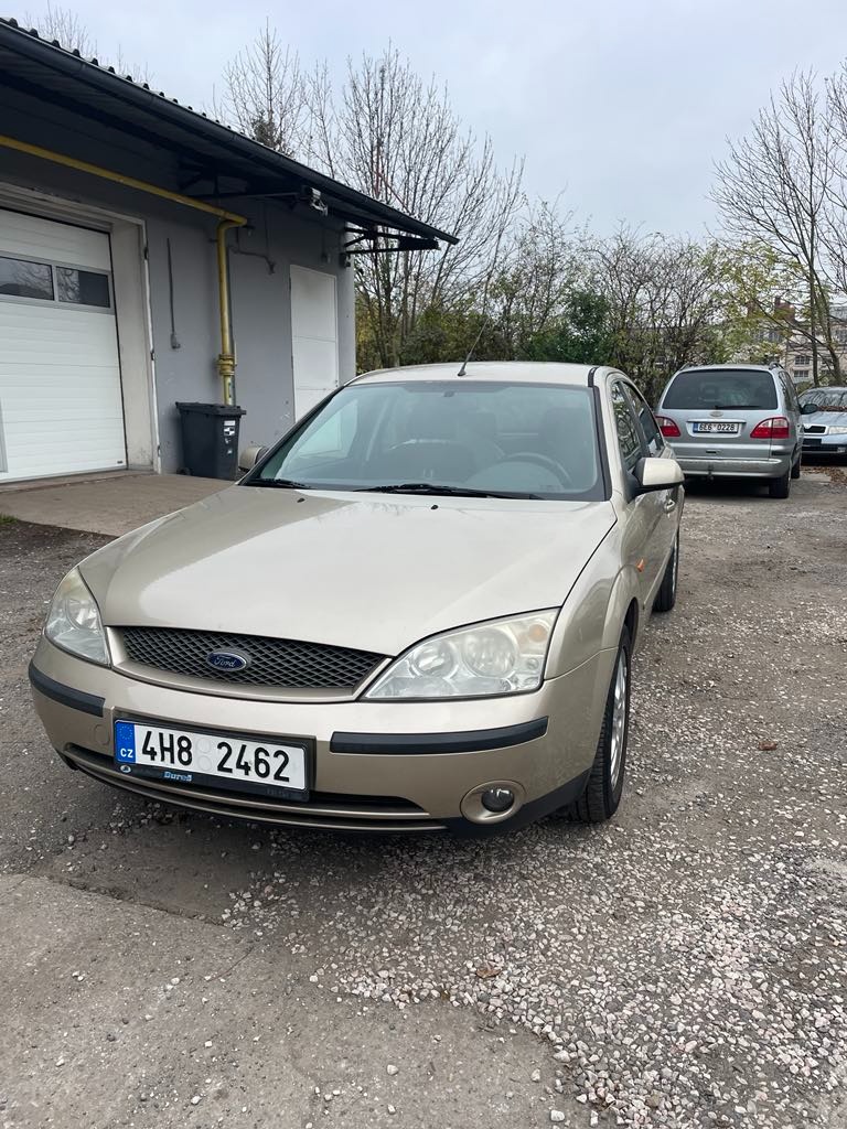 Ford Mondeo hatchback