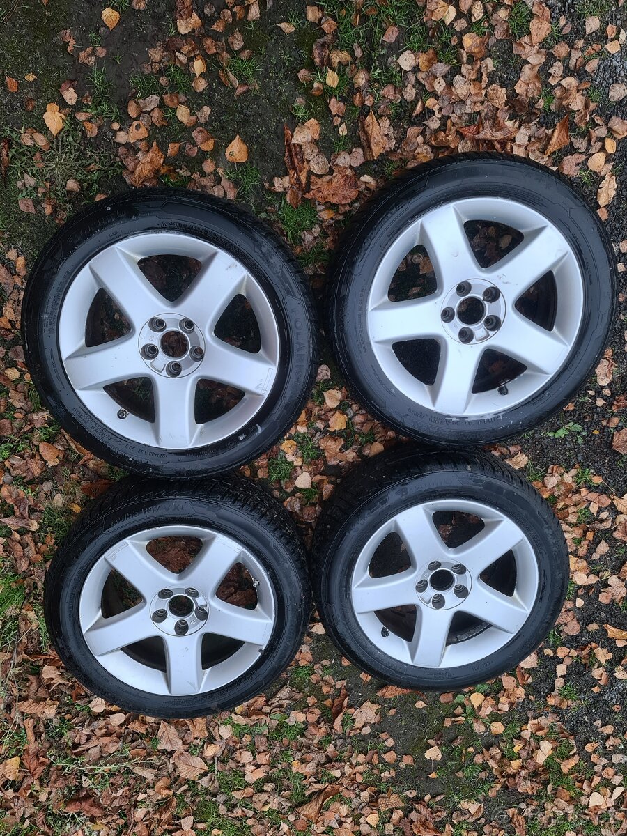 Kola a zimními pneumatiky 215/55 R17