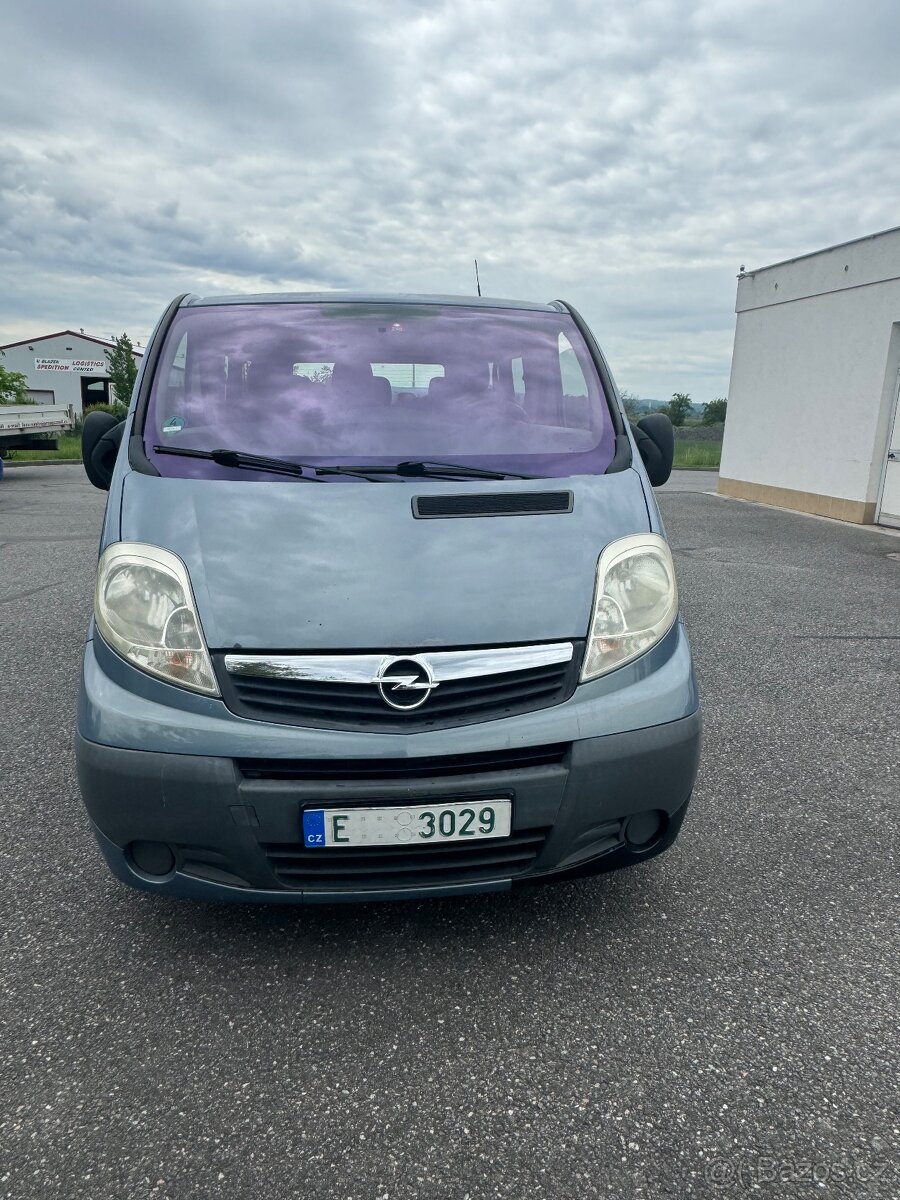 Opel Vivaro LONG 9 mist