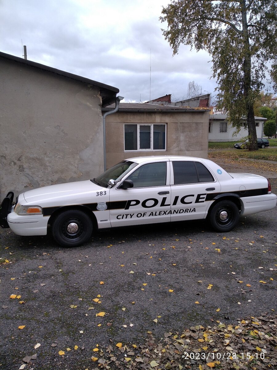 Ford Crown Victoria