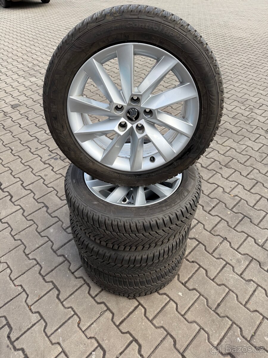 Kompletní alu Škoda Superb 5x112r17 + 215/55r17 zimní