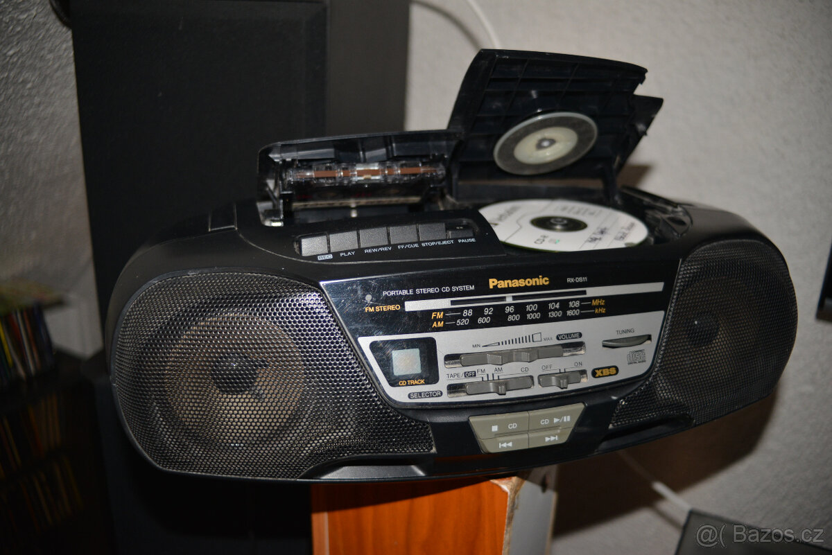 Panasonic přenosný CD Kazeta rádio