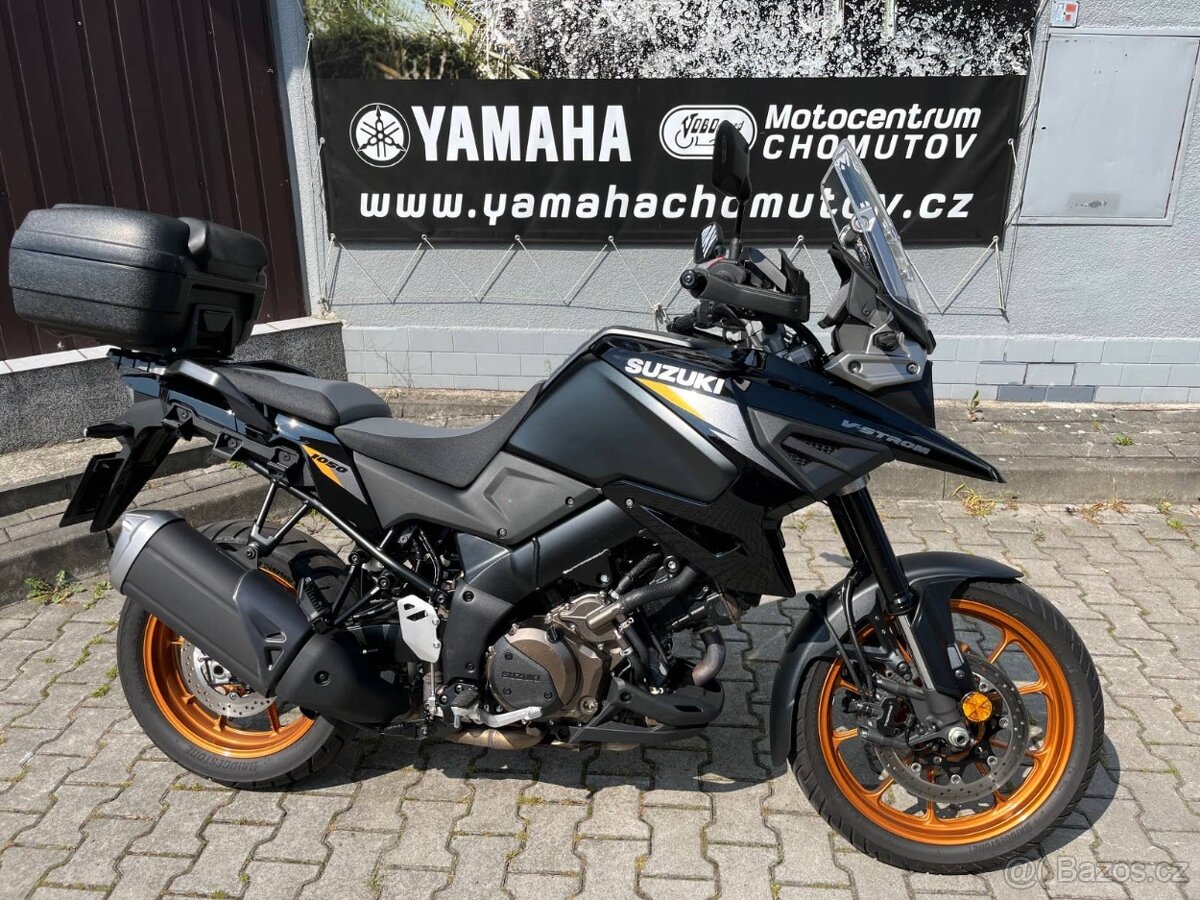 SUZUKI V-STROM 1050 pouze 4.000km