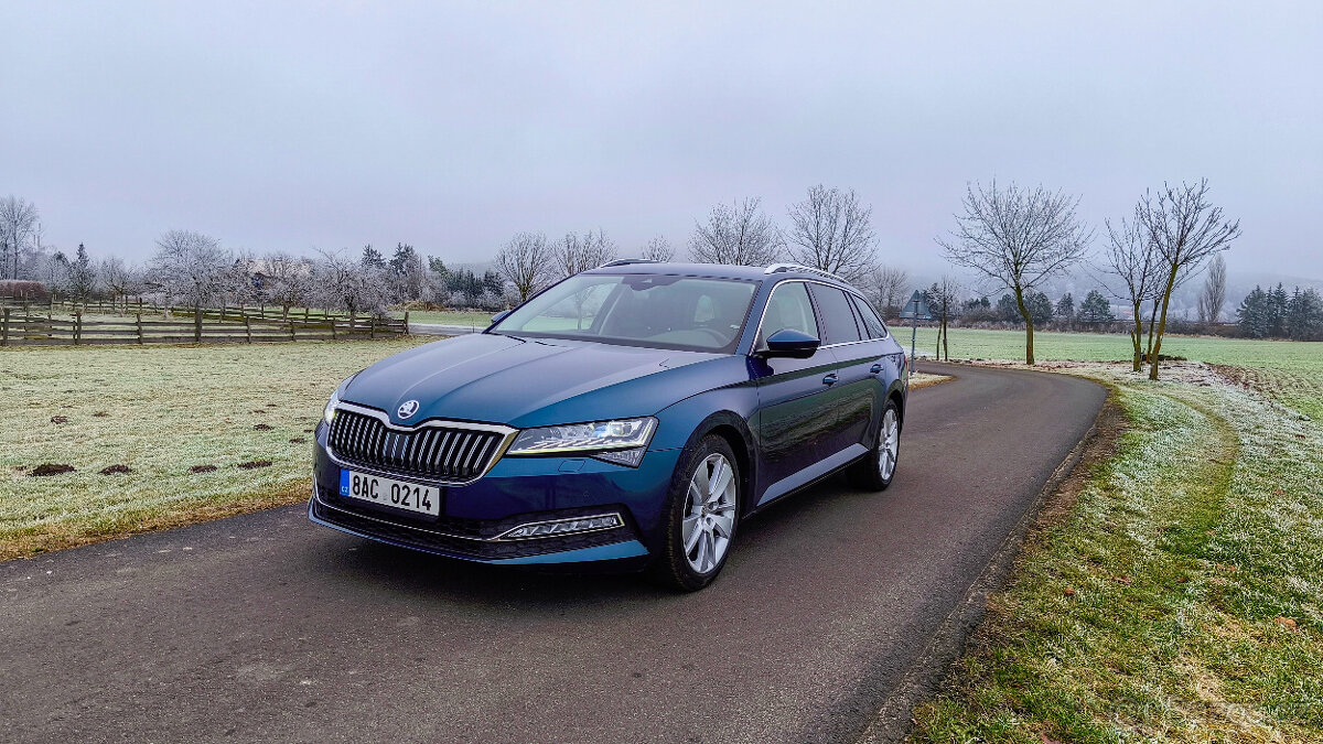 Škoda SUPERB Combi III 3 2.0 TDI DSG Style ACC Matrix tažné