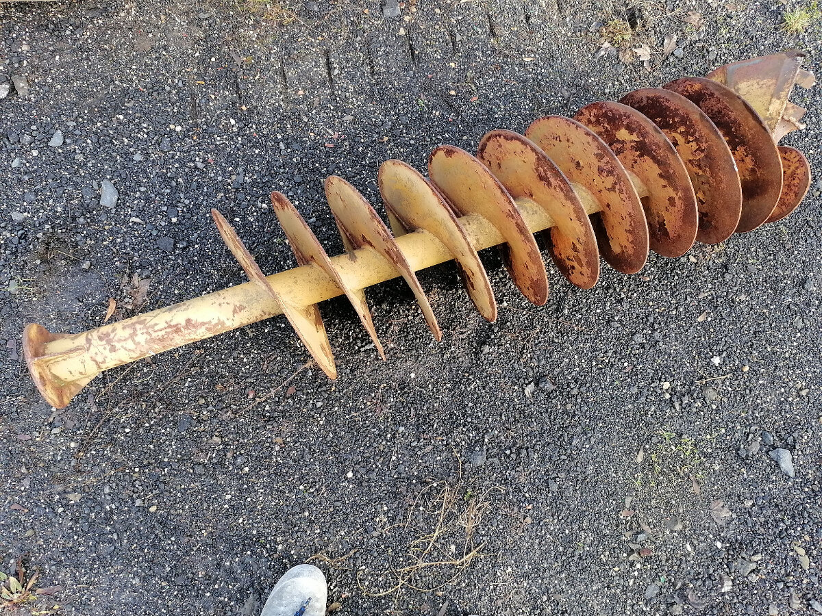 Prodám vrták k vrtacimu zazizeni Unc, Locust, PRŮMĚR 400 MM