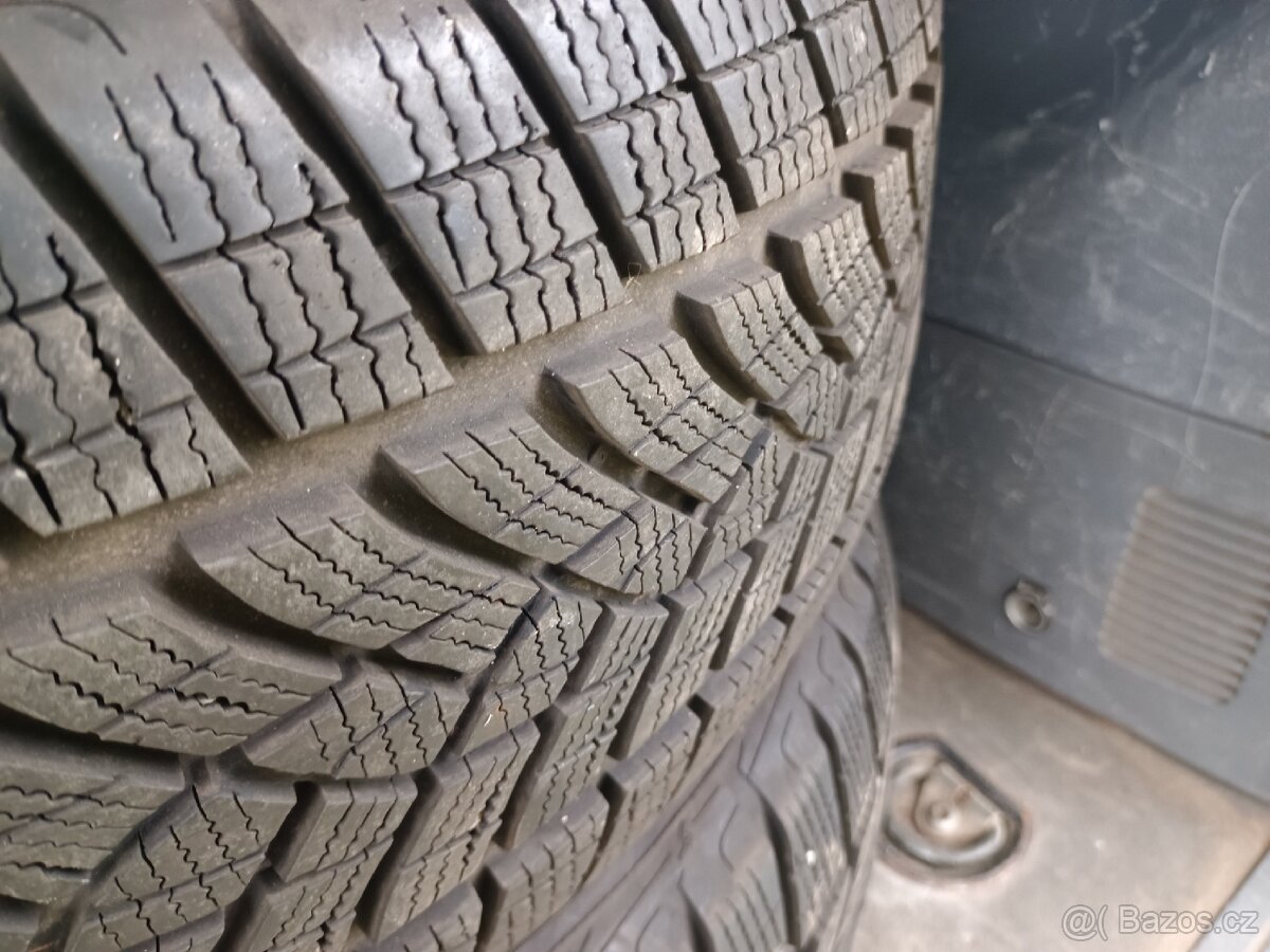 235/55 R19 GoodYear