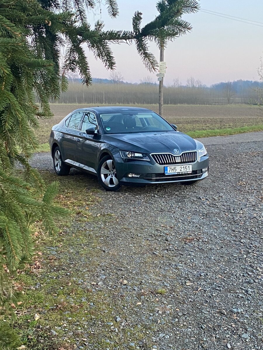 ŠKODA Superb 2,0TDi 110 kW DSG AMBITION PLUS