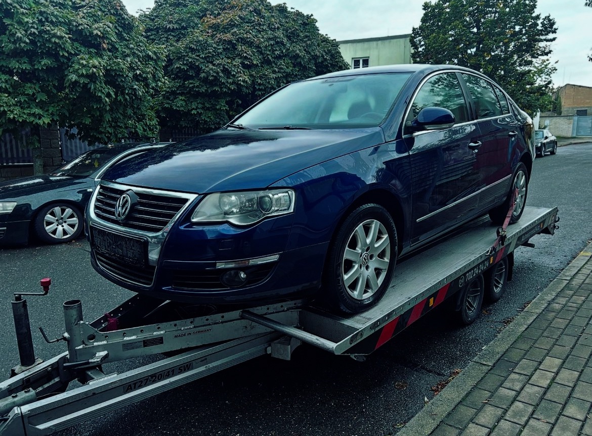 Vůz na náhradní díly VW Passat B6 sedan 2010 CDGA MGM LD5Q