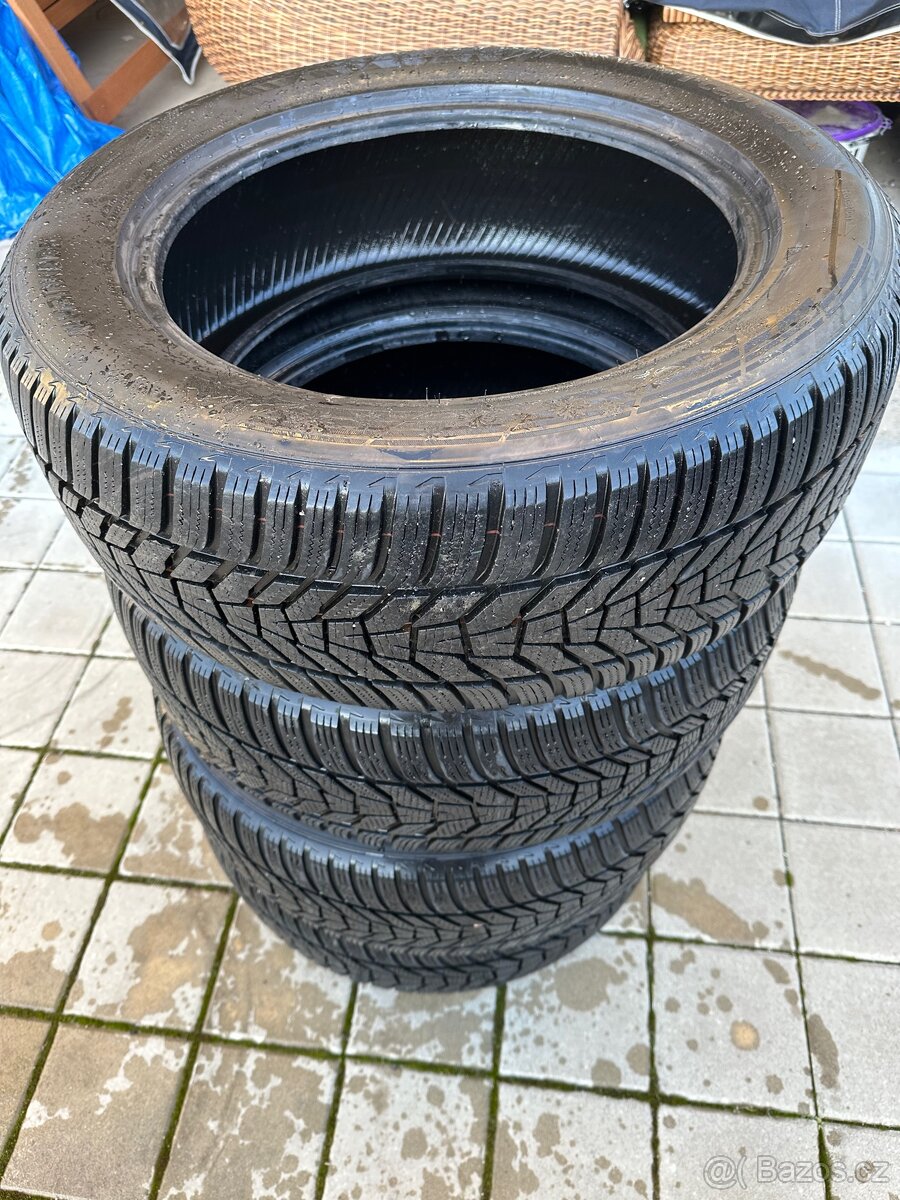 Zimní pneu 235/55/18, hankook, 7mm, rok 2021