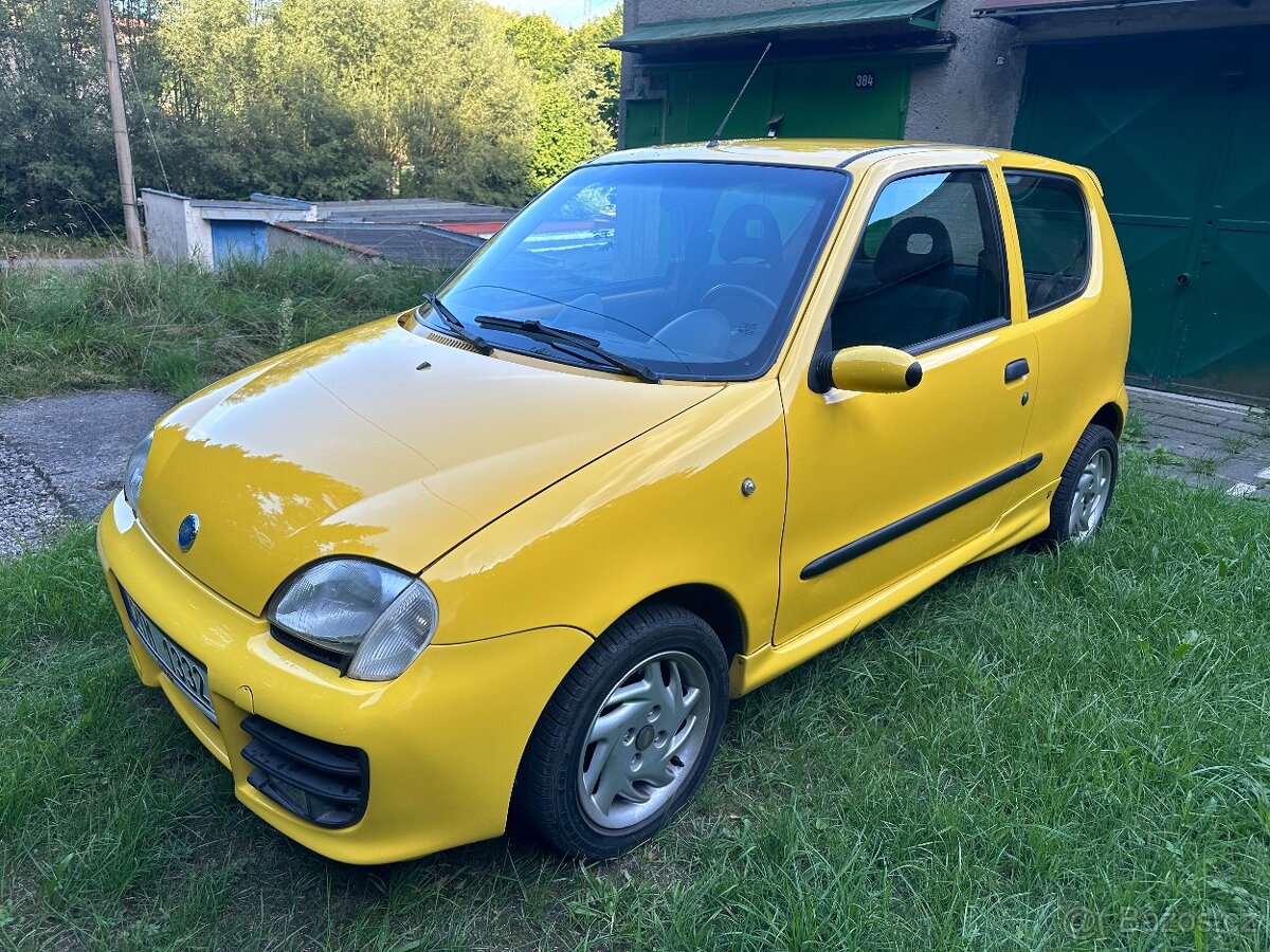 P: Fiat Seicento Sporting, Klima, serviska, 2 klíče na DO.