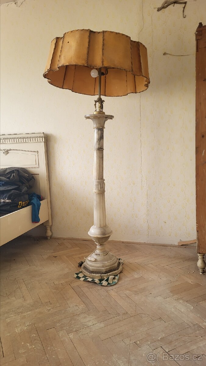 Starožitna veliká lampa mramor originál veliké stínítko