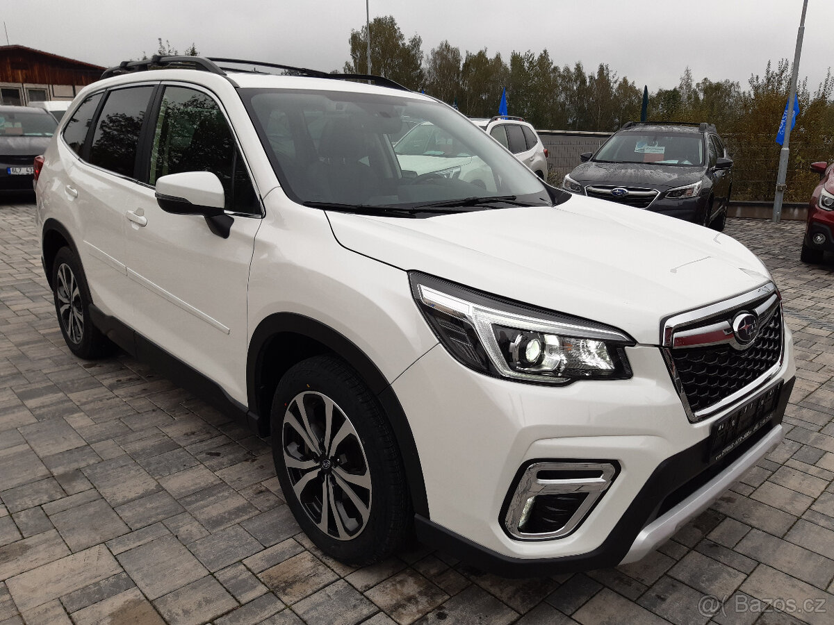 Subaru Forester 2,5 AWD LIMITED, Max výbava, REZERVACE