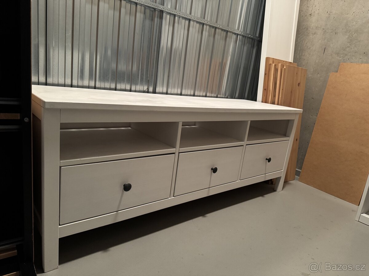 Ikea Hemnes TV stolek