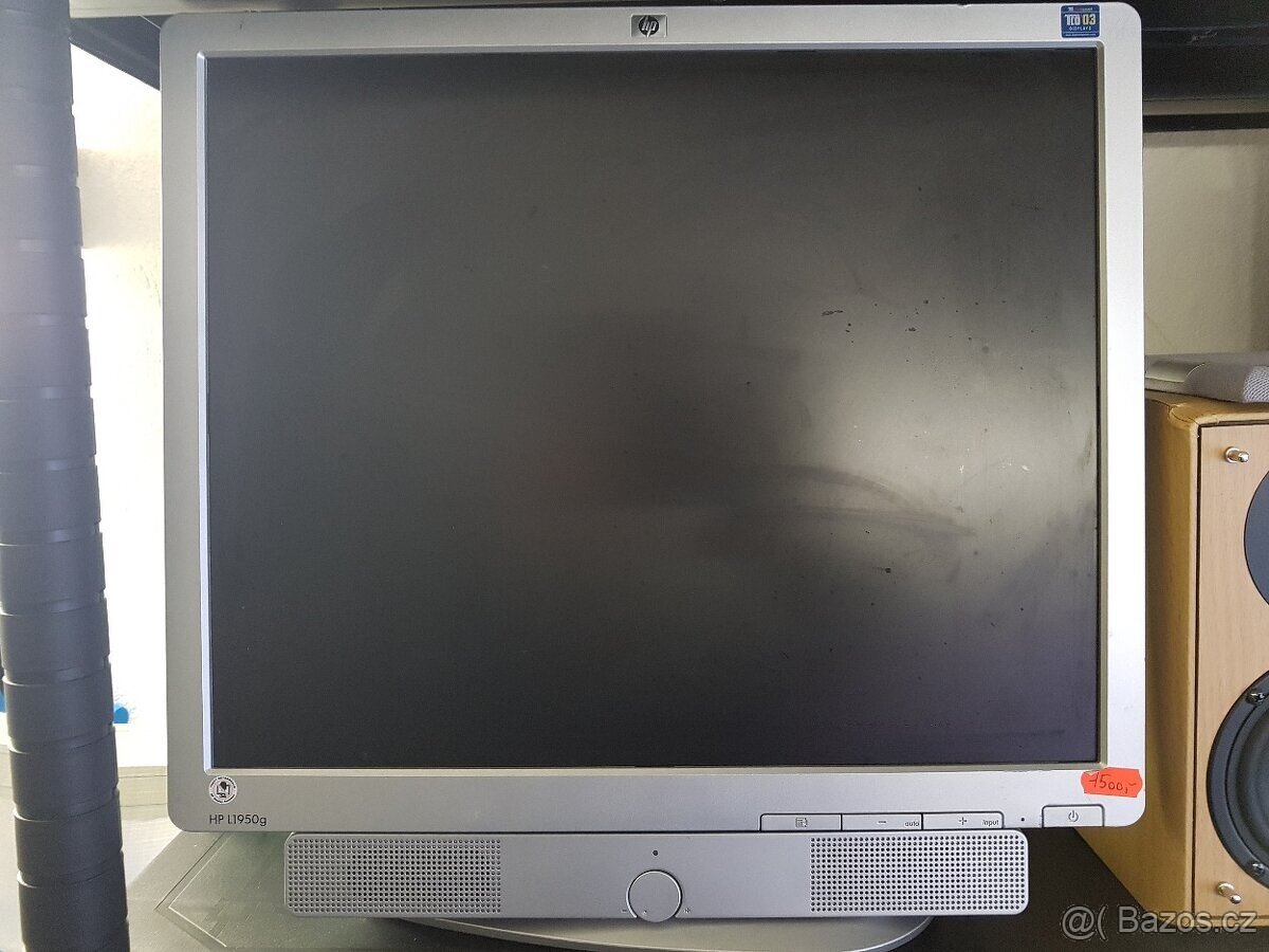 LCD Monitor značka HP nastavitelná výška