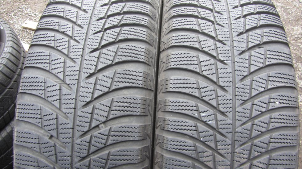 Zimní pneu 215/65/17 Bridgestone