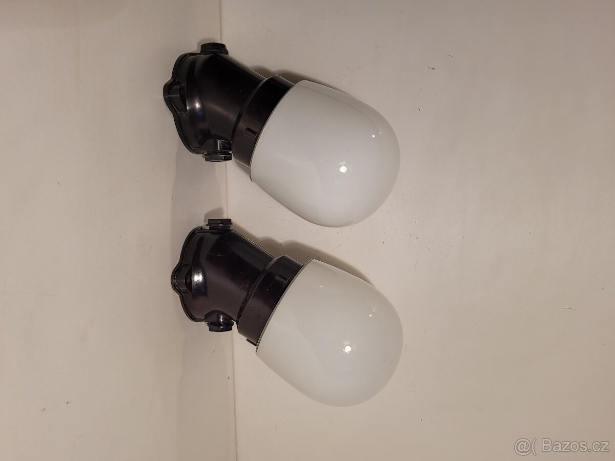 2x nástěnná industriální bakelitová lampa lampička