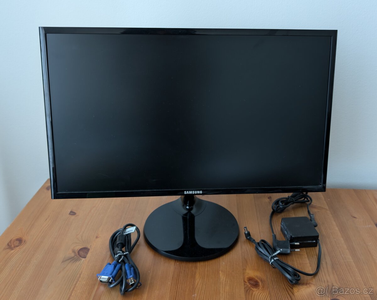 Monitor Samsung S24F350FHUXEN černý