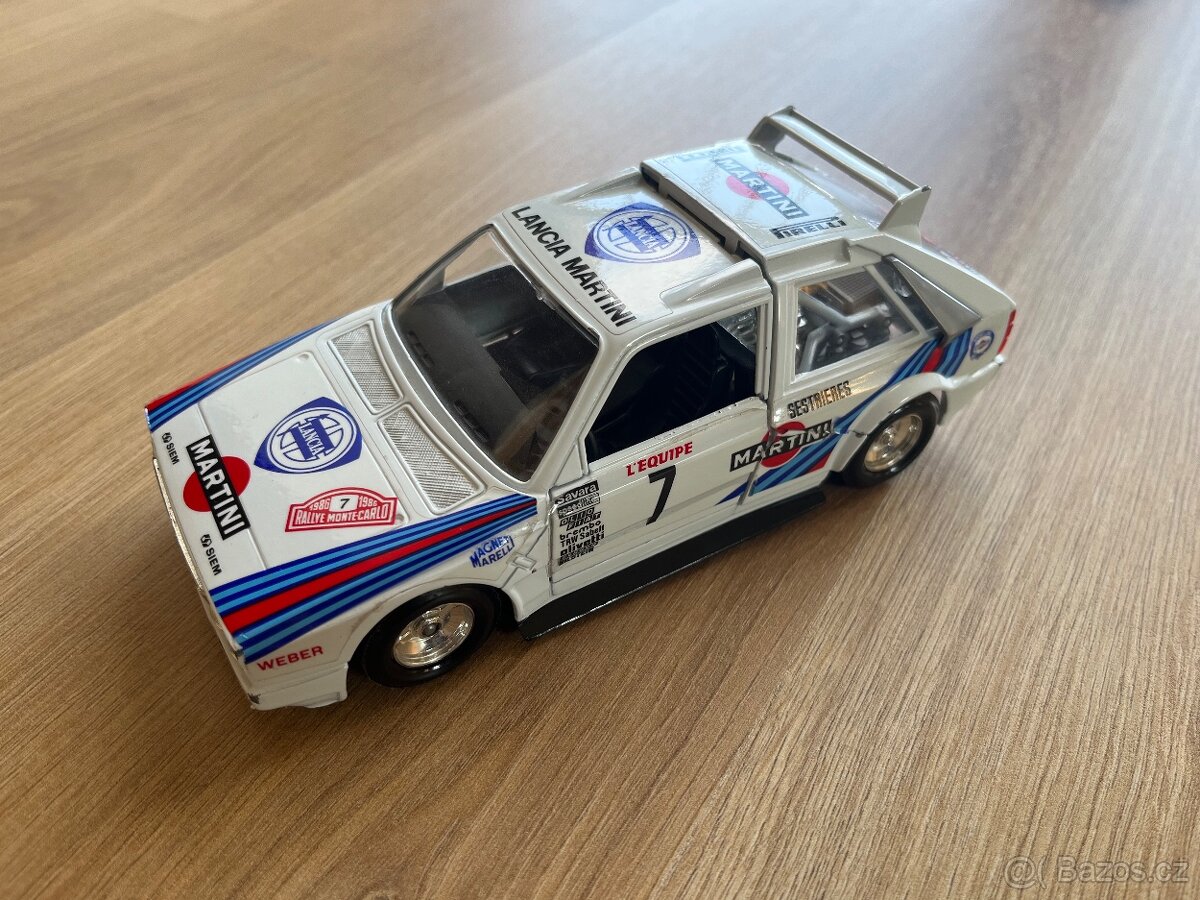 Bburago LANCIA DELTA S4 bílá s polepy 1/24