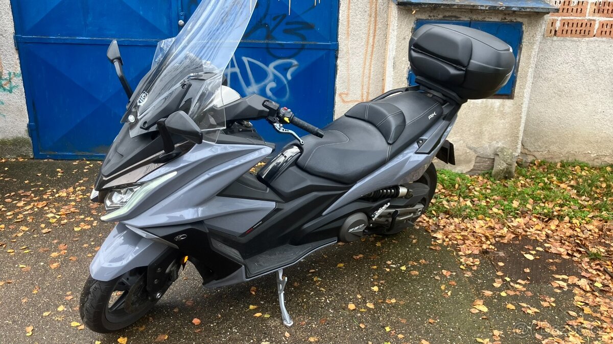 Kymco AK550