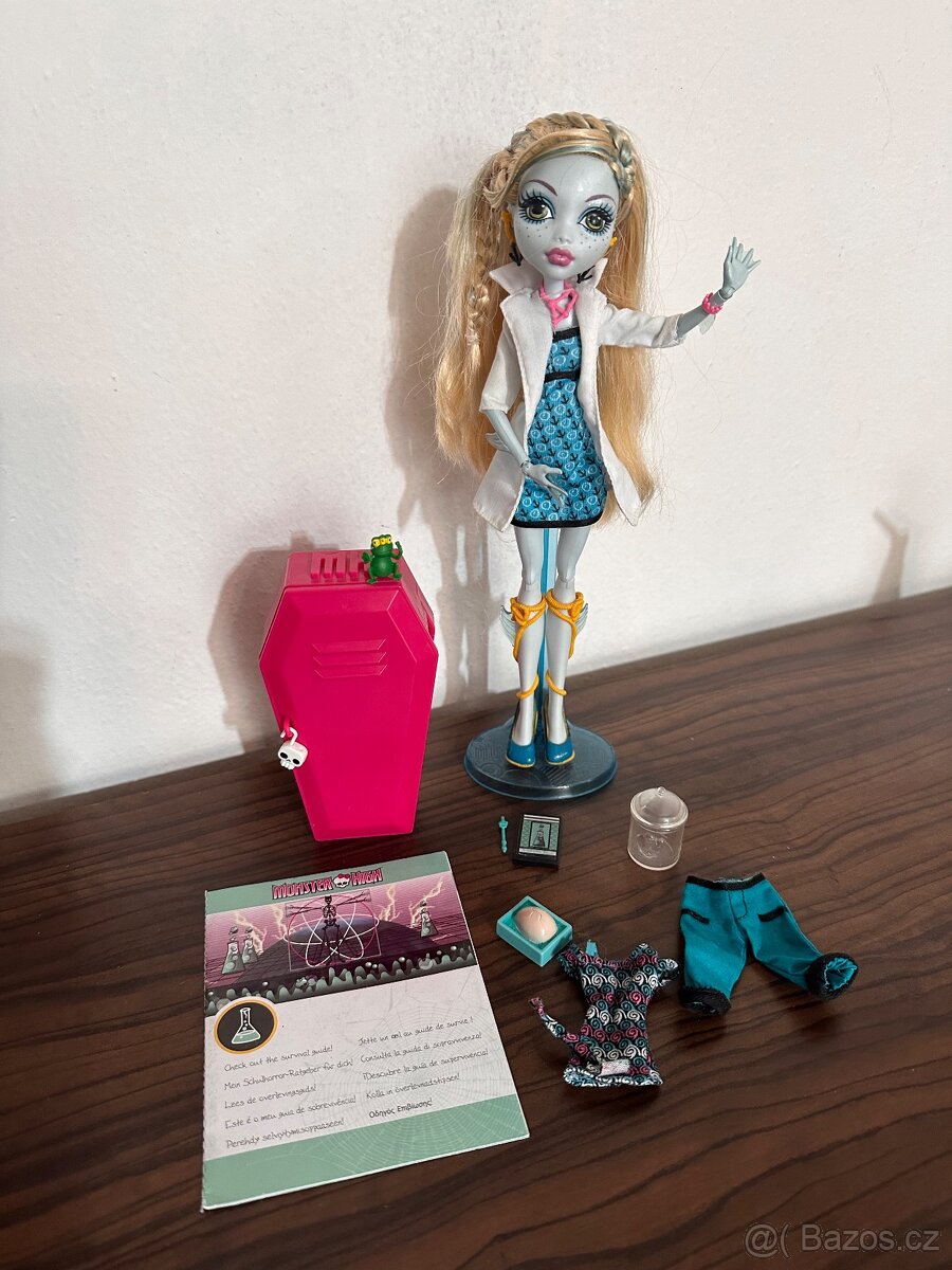 Lagoona blue Science lab Monster high