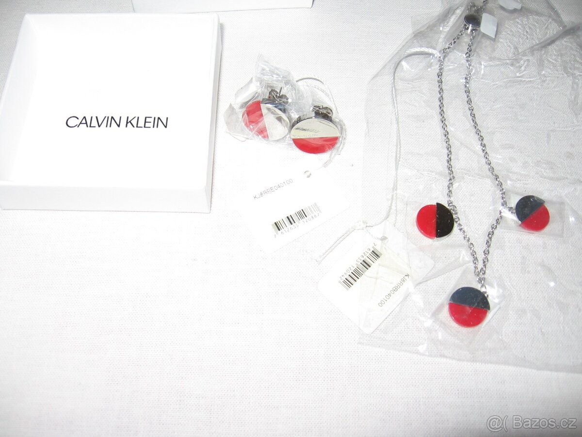 Naušničky a náramek Calvin Klein