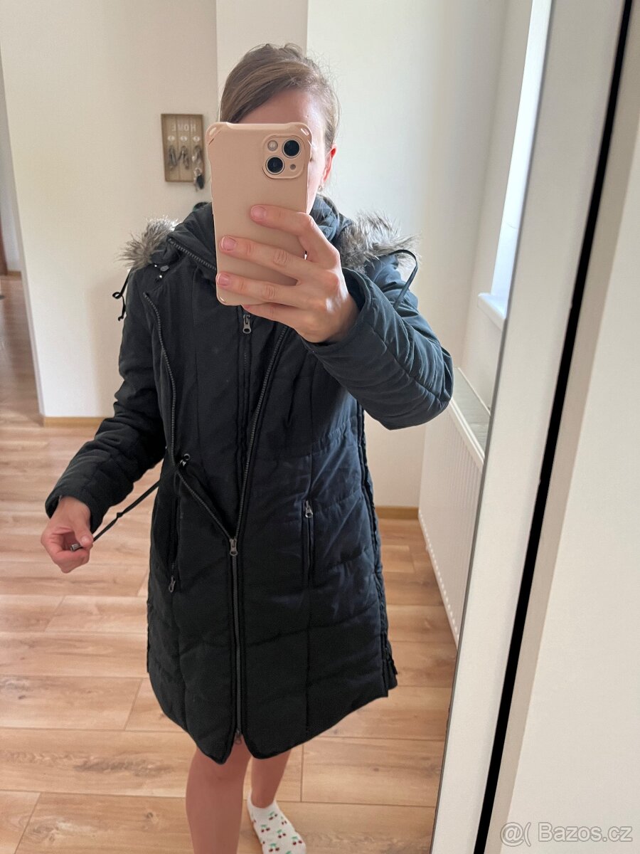 Těhotenský a nosící zimní kabát vel 36