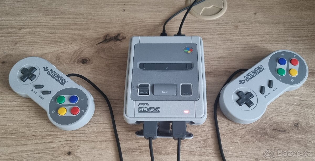 Originál Super Nintendo Classic Mini SNES.2x ovladač.Zánovní