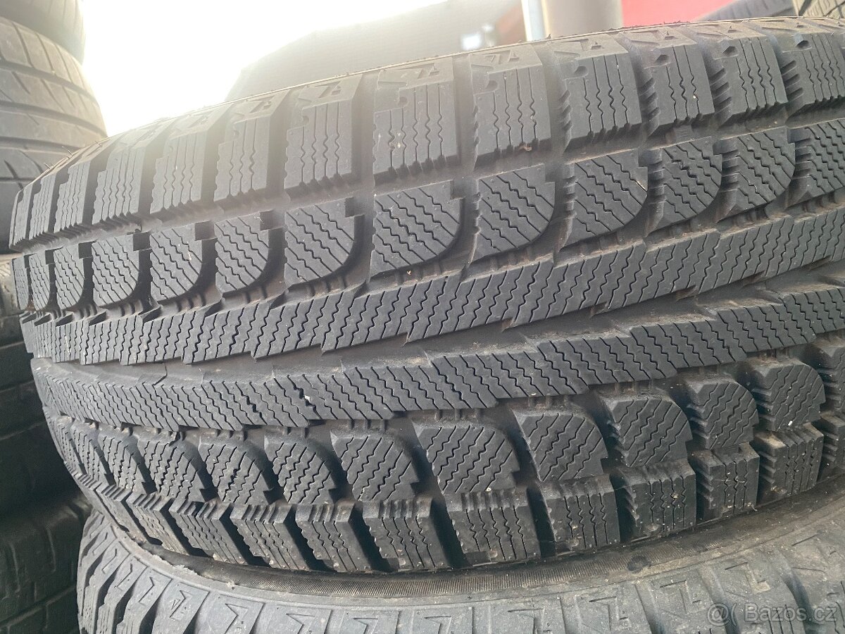 Zimní pneu Maxtrek M7 225/50R18 95T