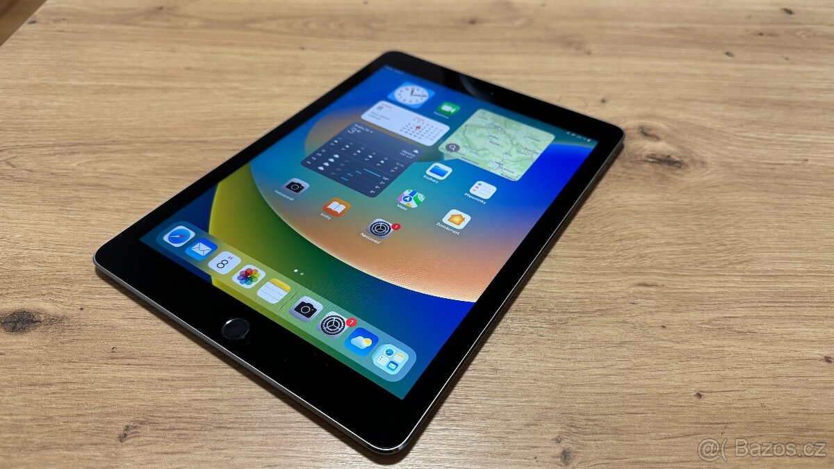 Apple iPad Pro 32GB, příslušenství, 2800Kč