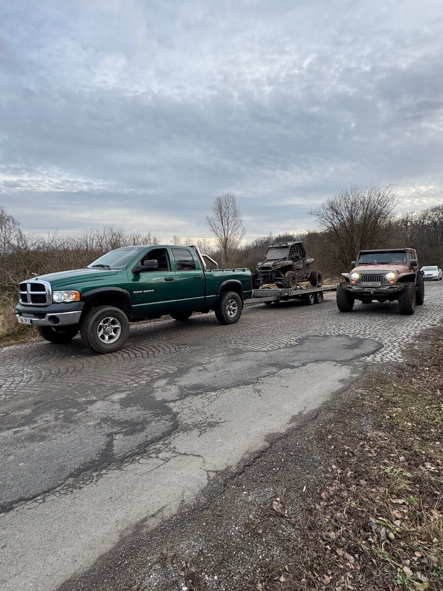 Dodge ram 2500 HEAVY DUTY 5,9 cummins 6Qmanual