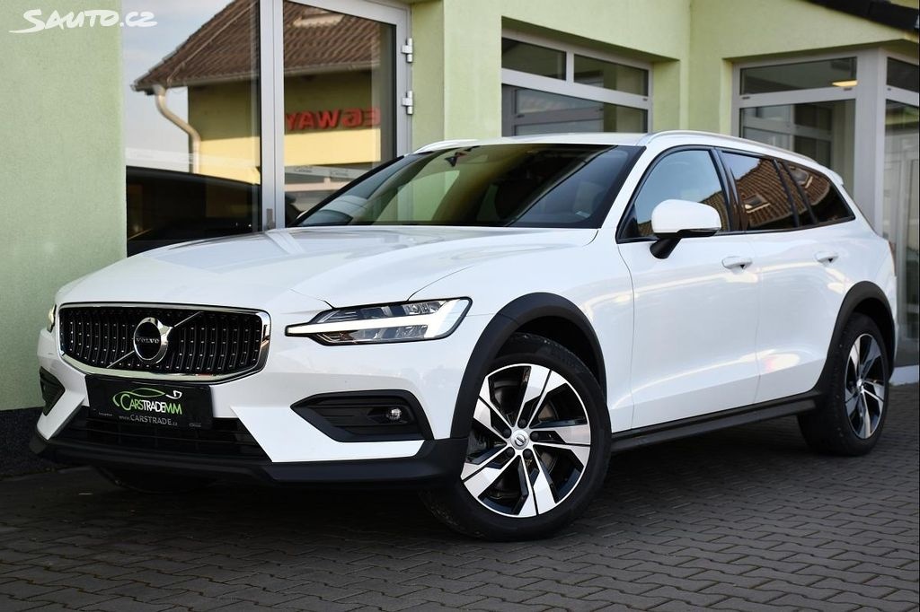 Volvo V60 CROSS COUNTRY D4 A/T AWD  LED VÝHŘEV