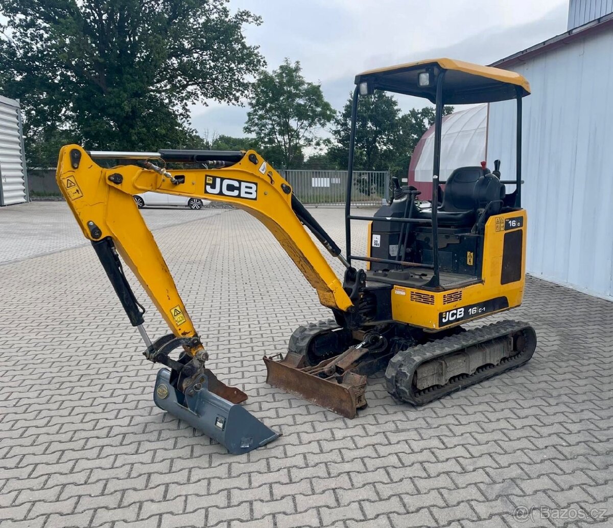 BAGR JCB C-16