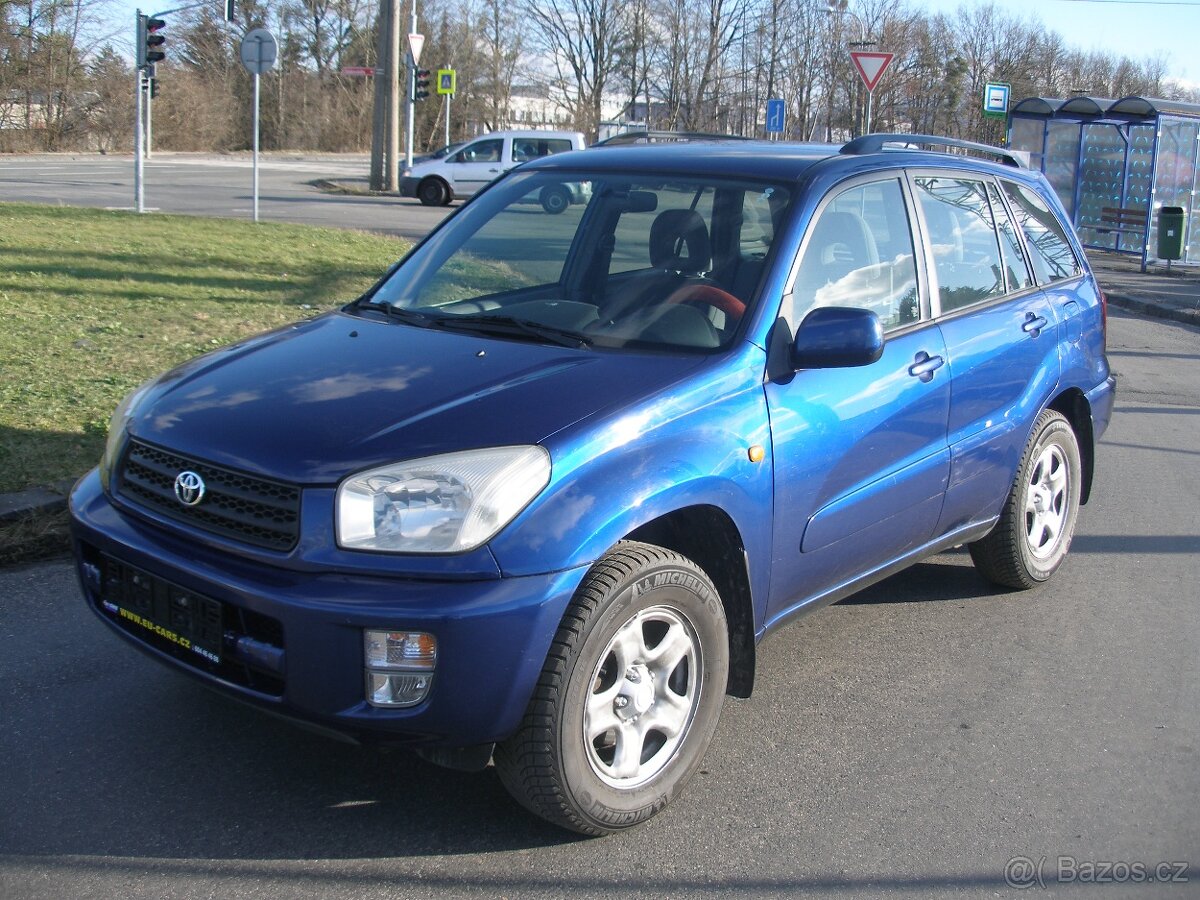 TOYOTA RAV4,4x4, 2.0,110KW,BENZÍN,KLIMA,SERVISKA