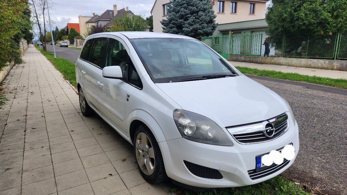 Opel Zafira 1.7CDI Diesel 81kw,Dálniční známka,Rok 2010,7 Mí