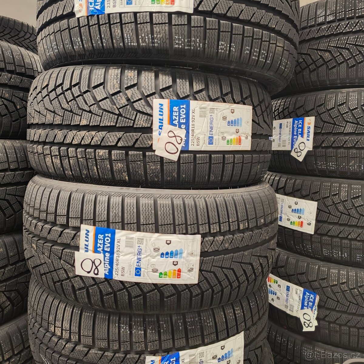 NOVÉ Zimní pneu 225/40 R18 92V XL Sailun