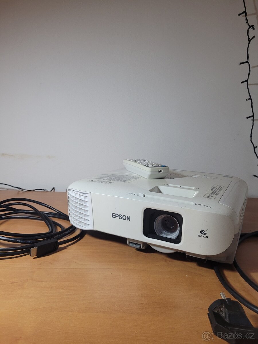 projektor Epson EB-980W