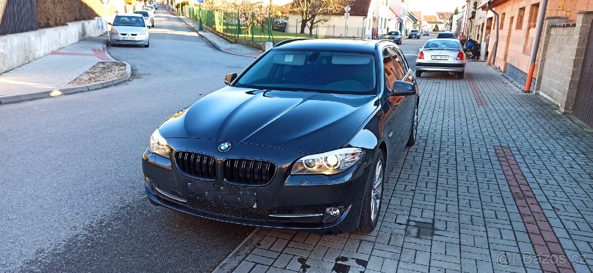 PRODÁM BMW 530D 180KW F11 manuál