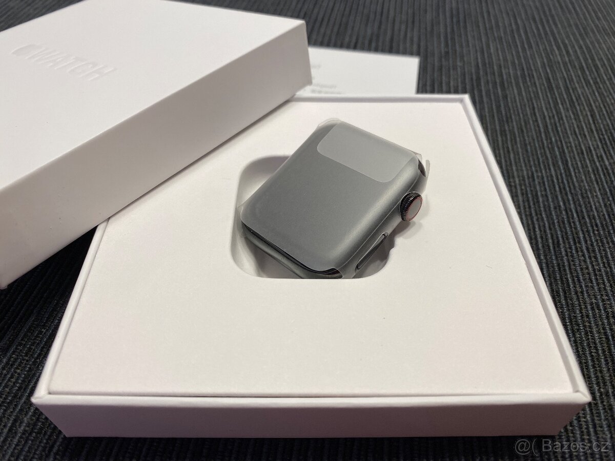 NOVÉ Apple Watch Series 4 Space Black Stainless Steel 44mm