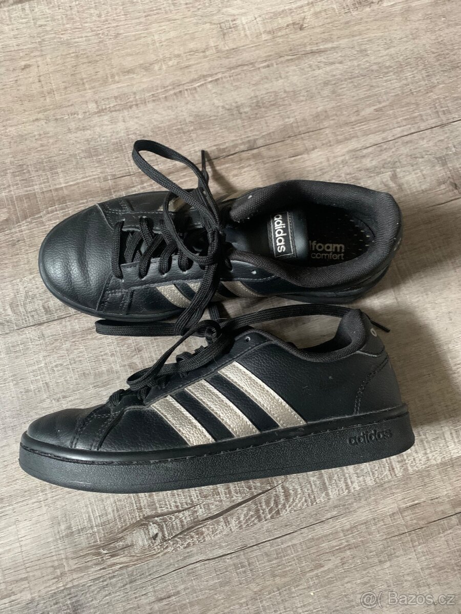 Adidas černé vel. 37 a 1/3