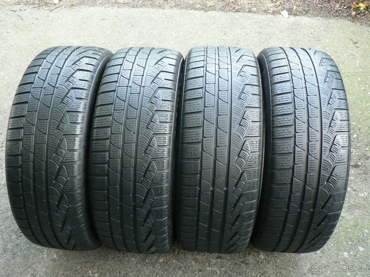 235/55/18 zimní pneu R18 Pirelli 235 55 18