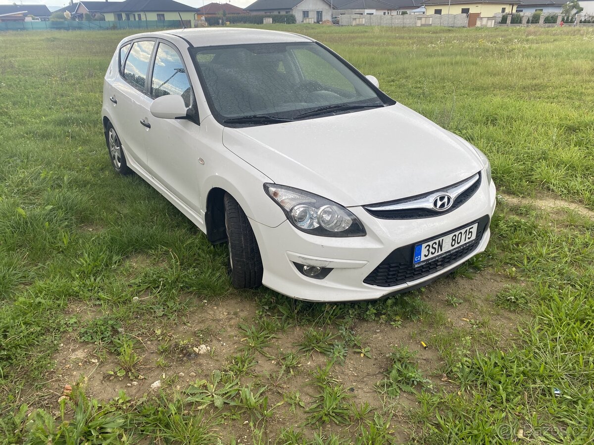 Hyundai i30 R.V.2012 1.6.CRDi manuální převodovka