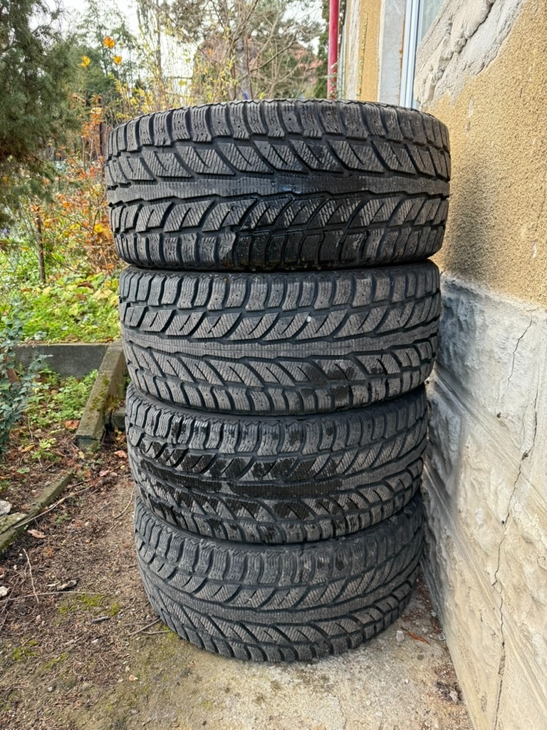 sada zimních pneu 235/50 R18 97T