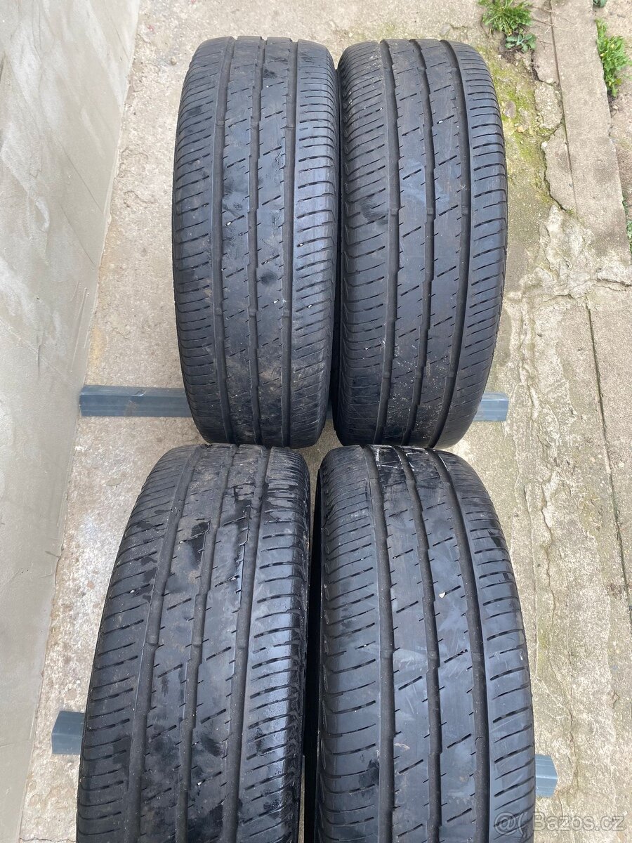 Pneu 235/65 R16C - Continental Vanco2