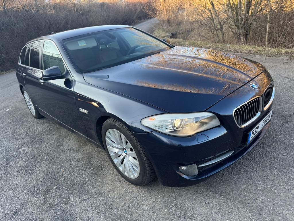 BMW F11 530D 180kw automat 8HP tažné 2t kůže xenon