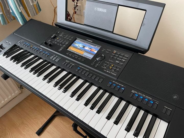 Yamaha psr sx 700