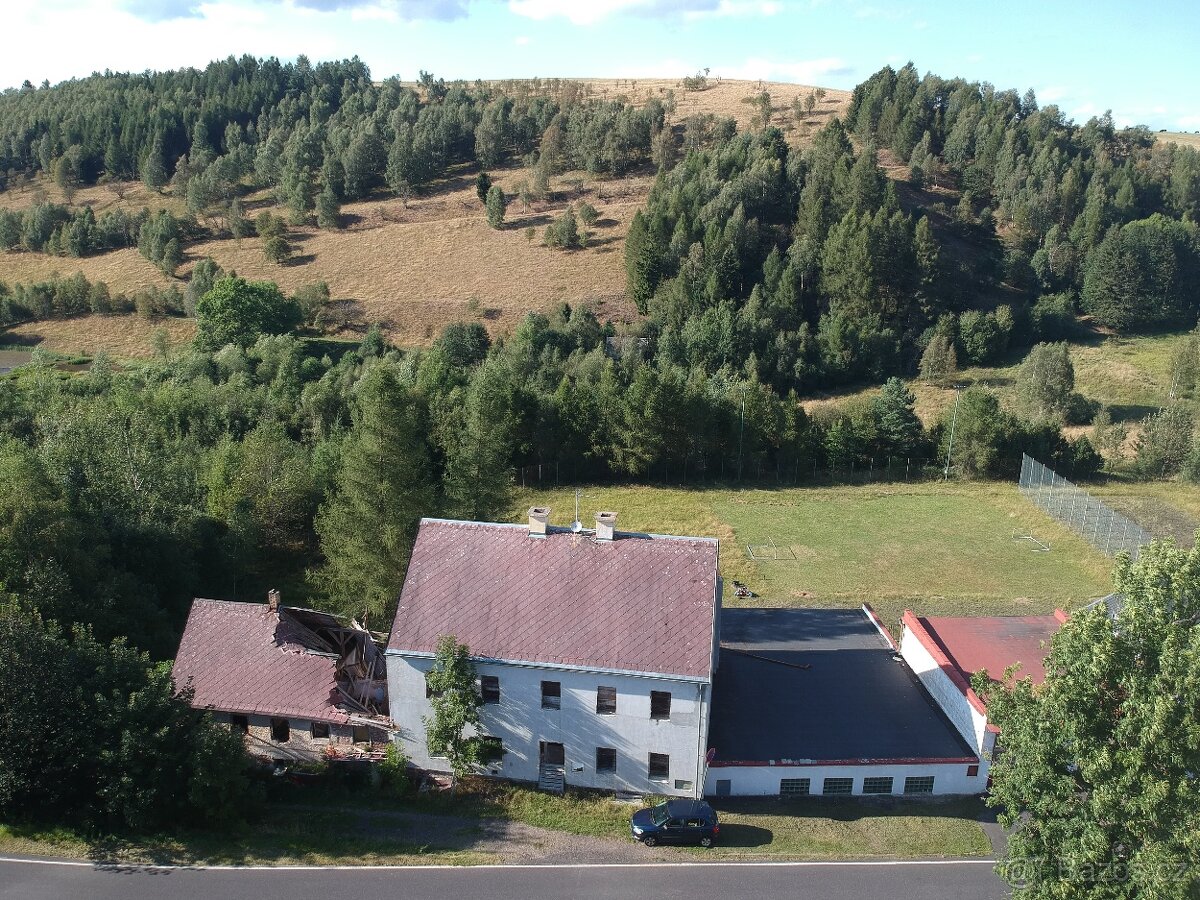 Prodej domu 560 m², pozemek 242 m²