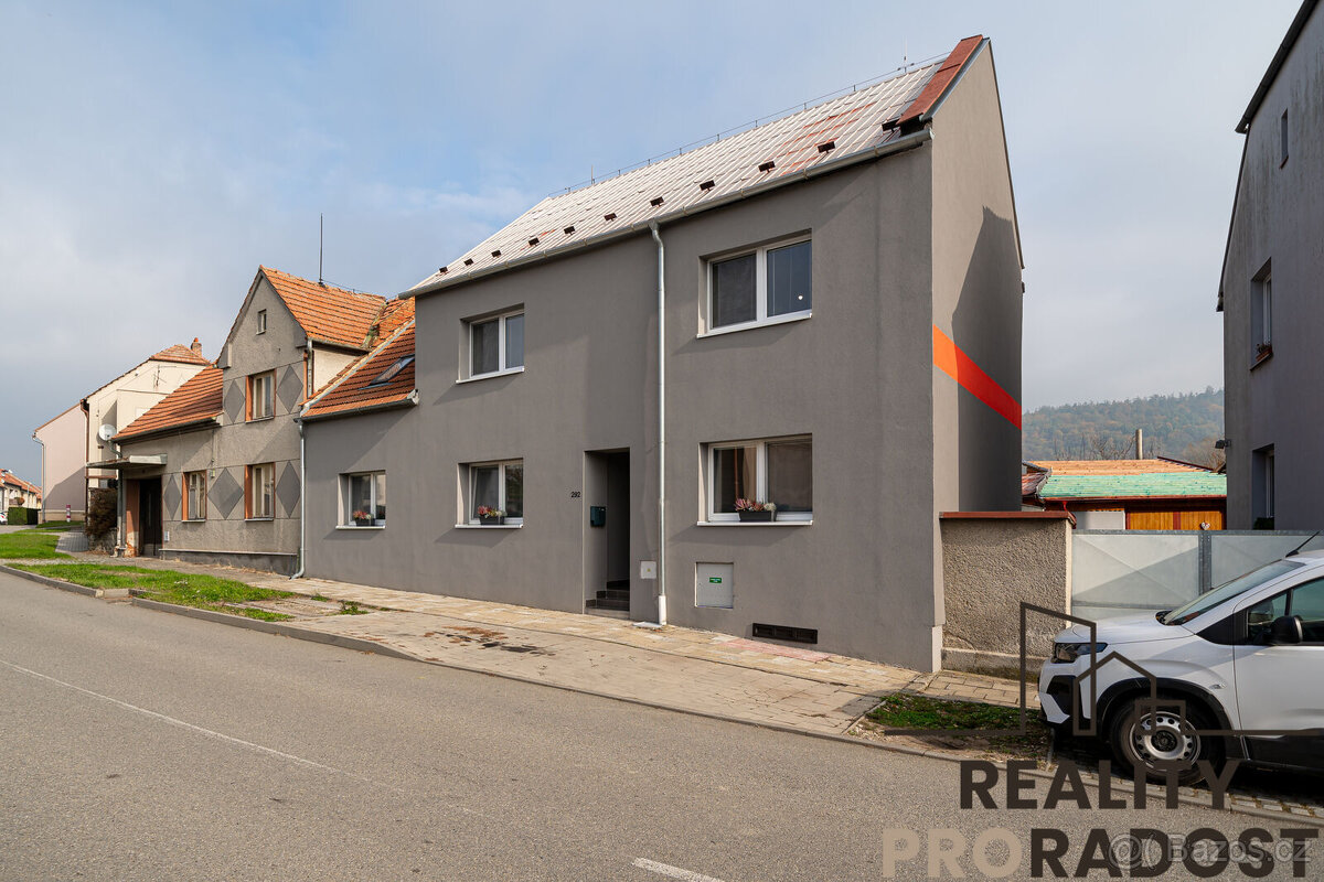 Prodej RD 170 m2, dvougenerační, pozemek  511 m2, Čechy pod 